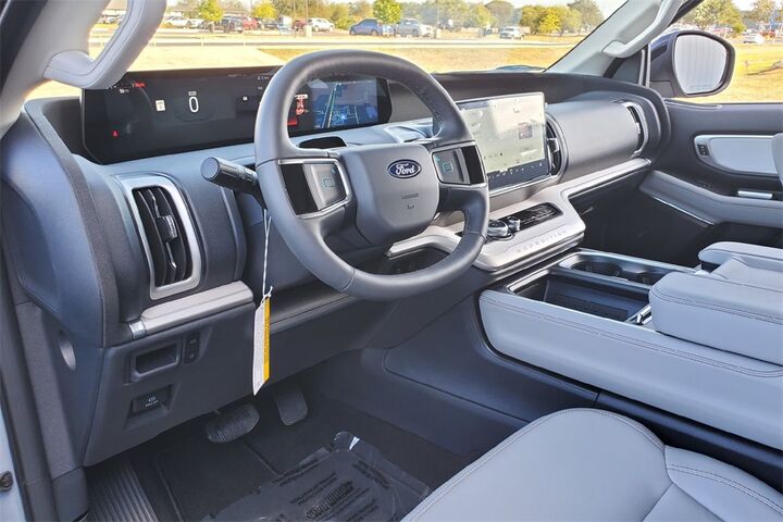 2025 Ford Expedition Max ACTIVE  TX
