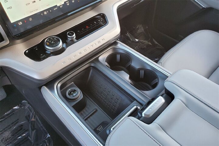 2025 Ford Expedition Max ACTIVE  TX