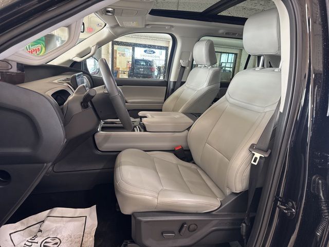 2025 Ford Expedition Max Active Random Lake WI