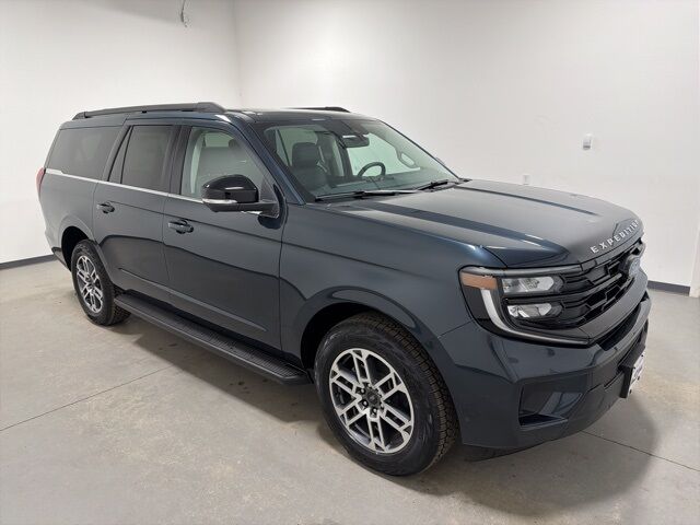 2025 Ford Expedition MAX photo 3