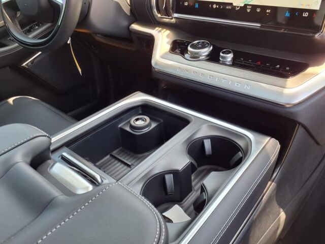 2025 Ford Expedition Max Platinum  TX