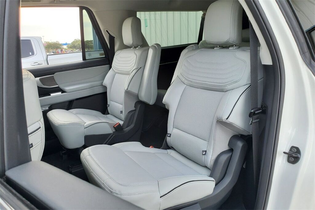 2025 Ford Expedition Max Platinum Hondo TX