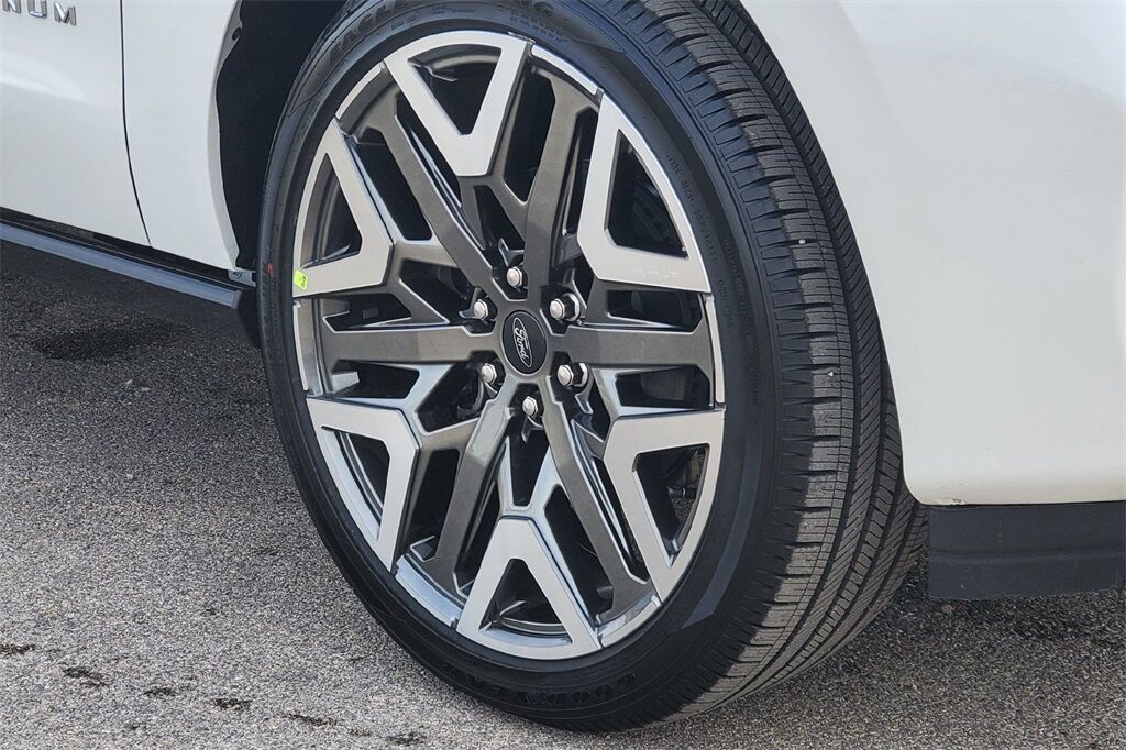 2025 Ford Expedition Max Platinum Hondo TX