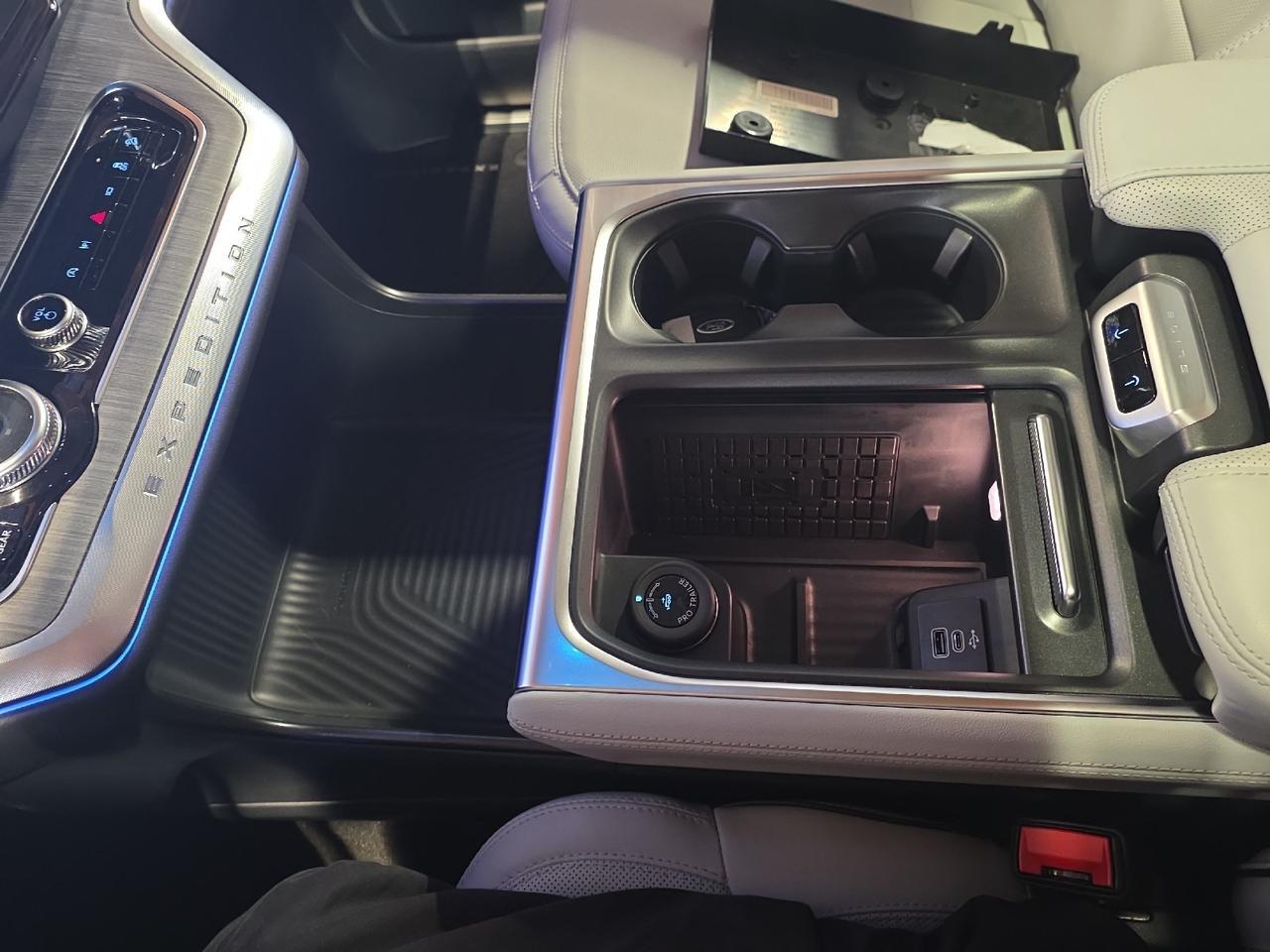 2025 Ford Expedition Max Platinum Max Sand Lake NY