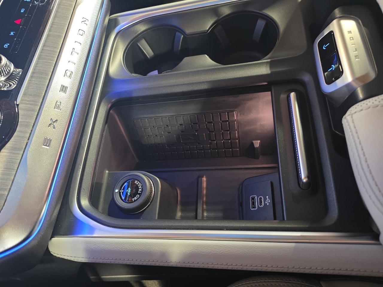 2025 Ford Expedition Max Platinum Max Sand Lake NY
