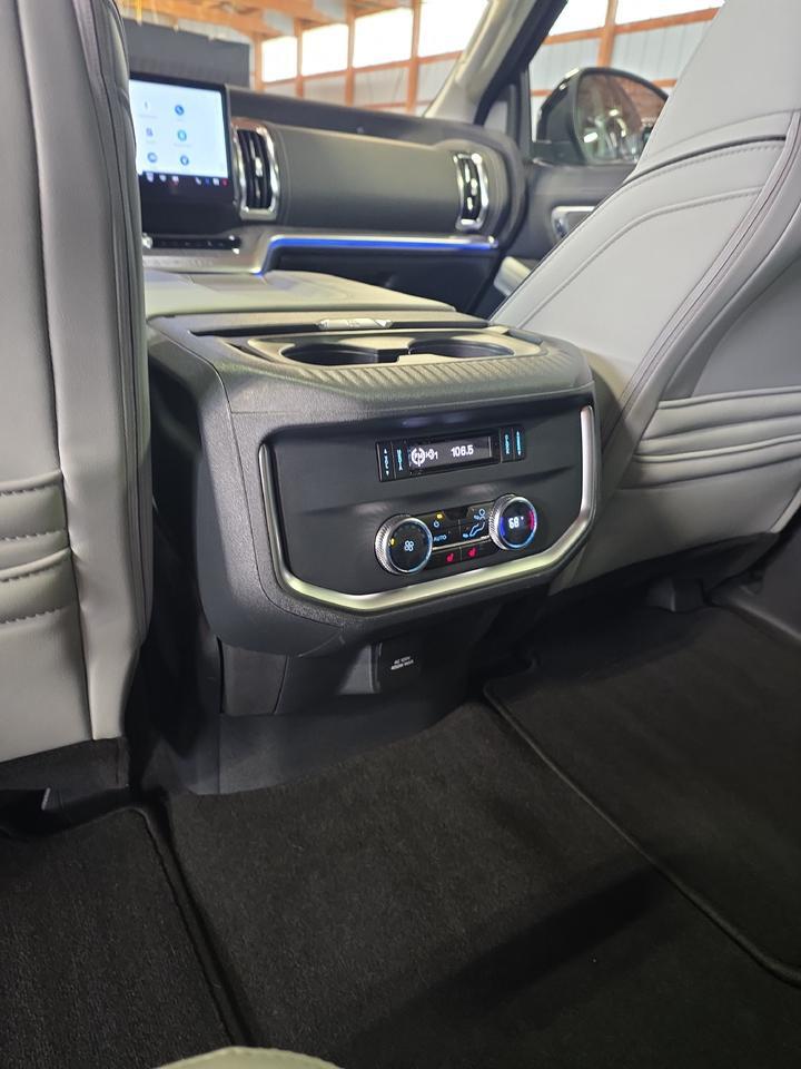 2025 Ford Expedition Max Platinum Max Sand Lake NY