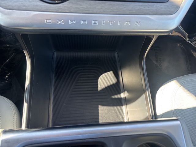 2025 Ford Expedition Max Platinum Random Lake WI