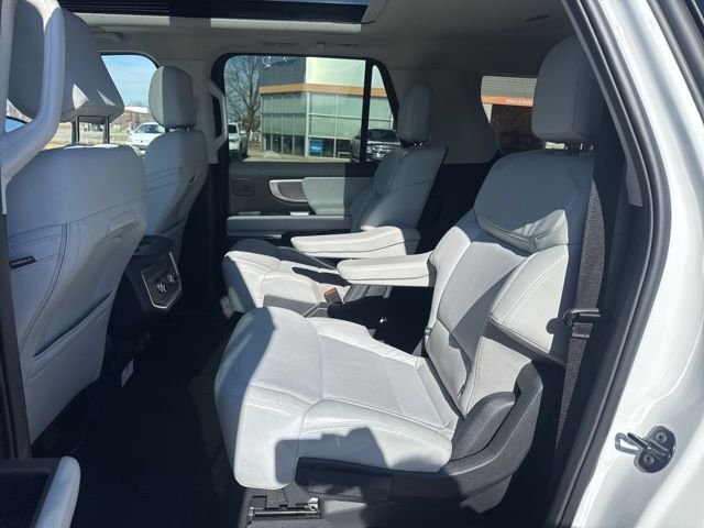 2025 Ford Expedition Max Platinum Random Lake WI