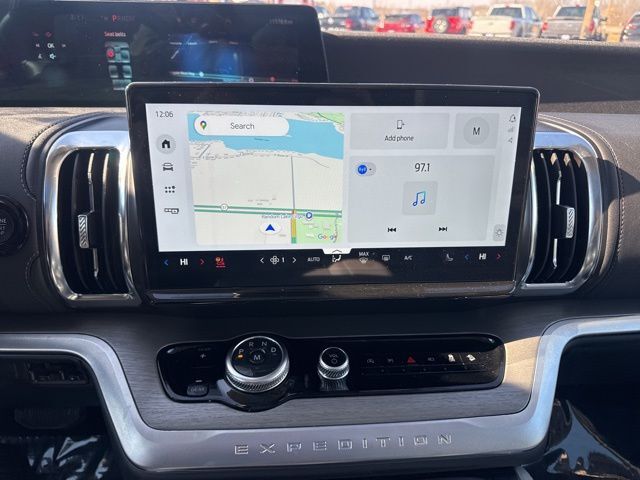 2025 Ford Expedition Max Platinum Random Lake WI