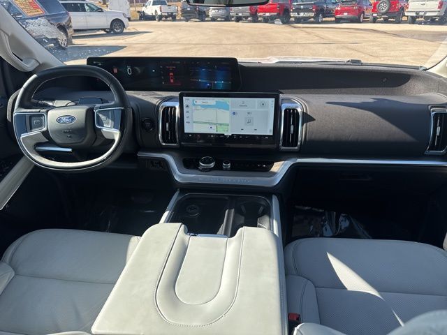 2025 Ford Expedition Max Platinum Random Lake WI