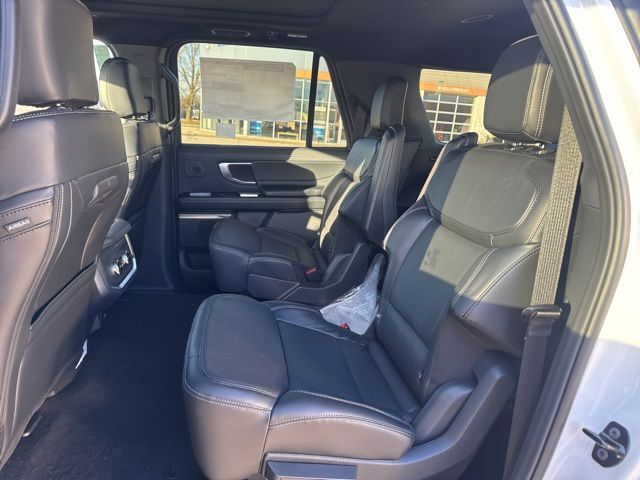 2025 Ford Expedition Max Platinum Random Lake WI