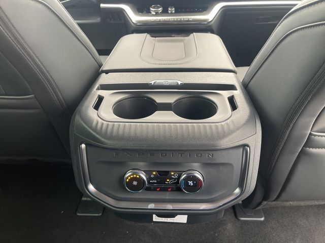 2025 Ford Expedition Max Platinum Random Lake WI