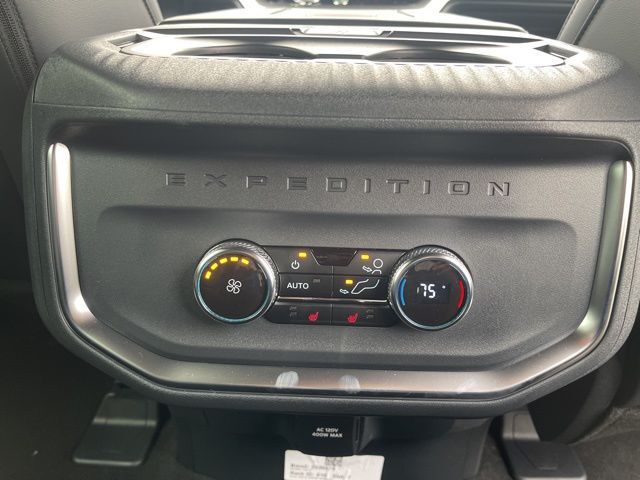 2025 Ford Expedition Max Platinum Random Lake WI