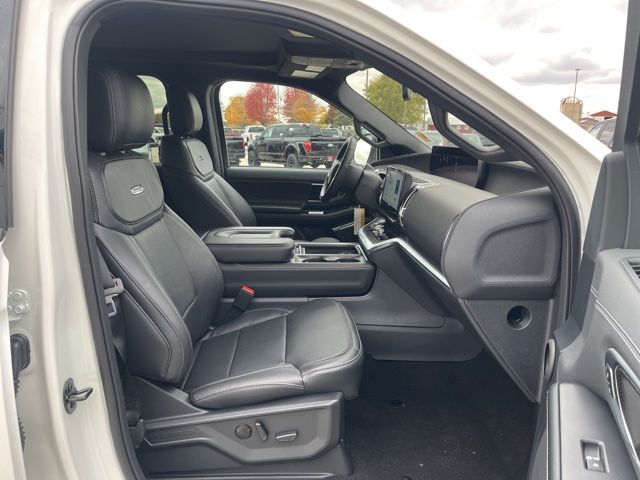 2025 Ford Expedition Max Platinum Random Lake WI