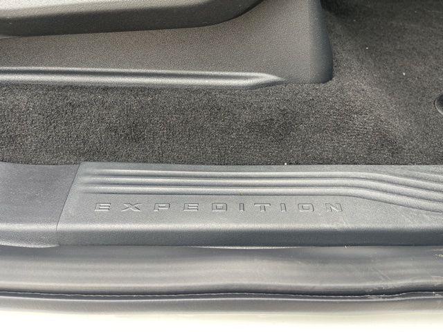 2025 Ford Expedition Max Platinum Random Lake WI