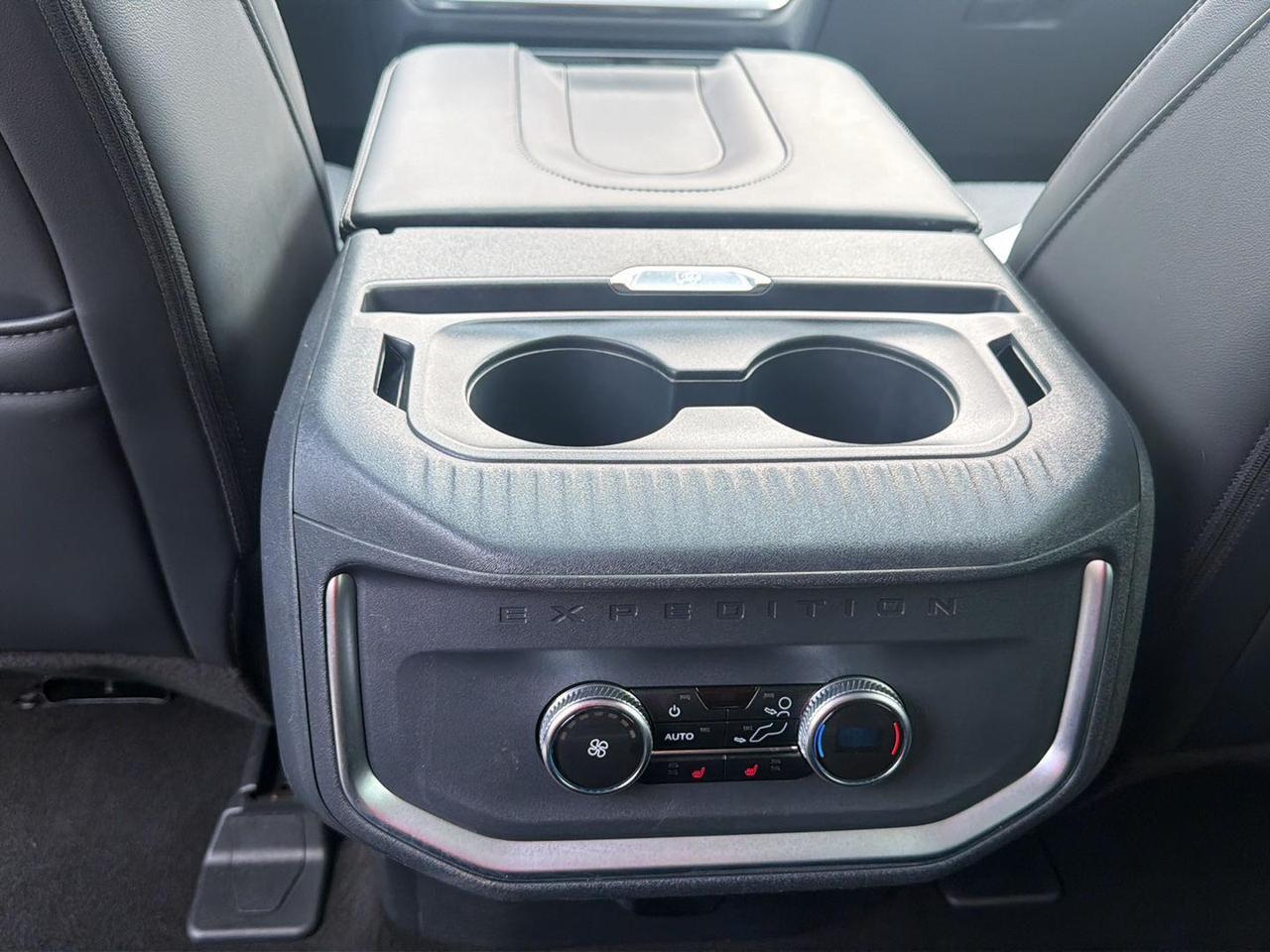 2025 Ford Expedition Max Platinum Gaithersburg MD