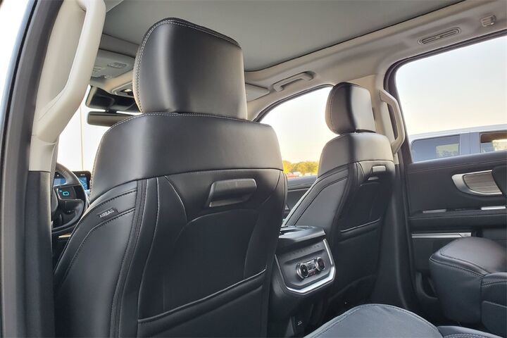 2025 Ford Expedition Platinum  TX
