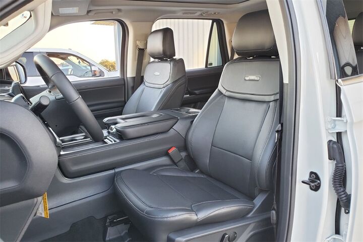 2025 Ford Expedition Platinum  TX