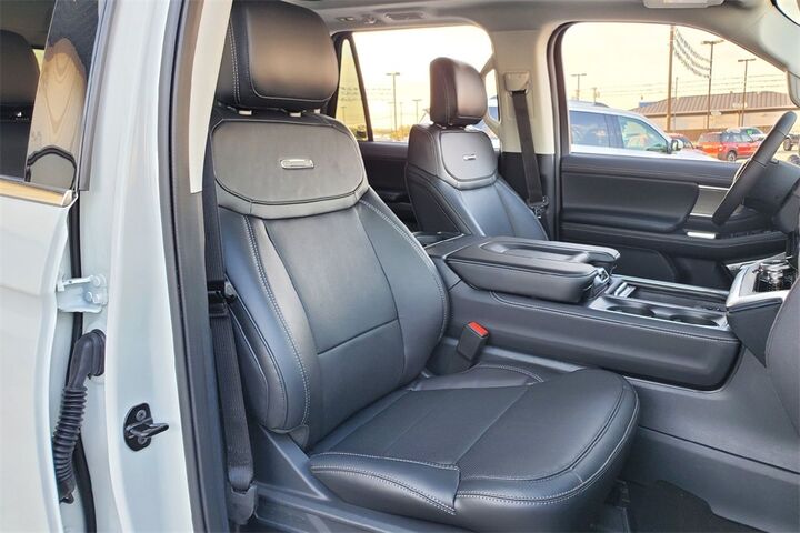 2025 Ford Expedition Platinum  TX