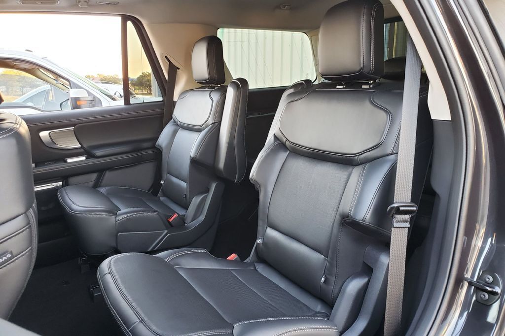 2025 Ford Expedition Platinum Hondo TX