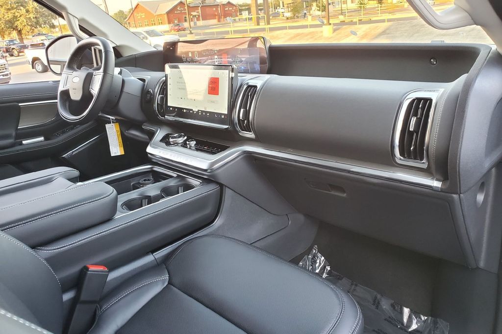 2025 Ford Expedition Platinum Hondo TX