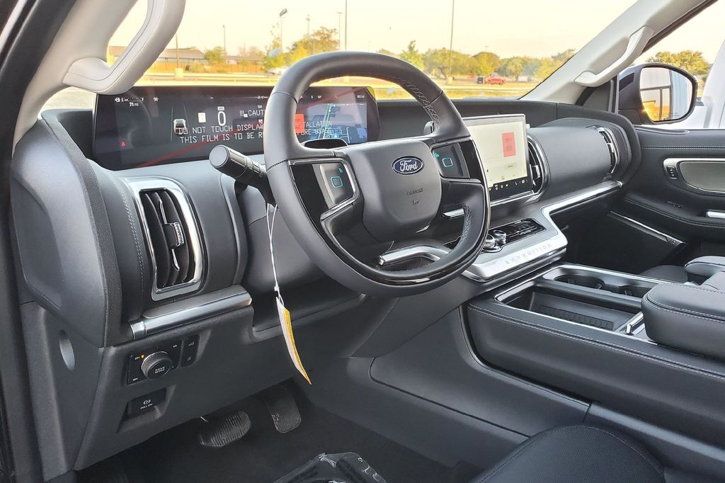 2025 Ford Expedition Platinum Hondo TX