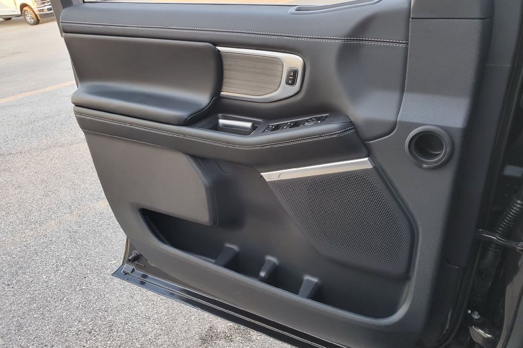 2025 Ford Expedition Platinum Hondo TX