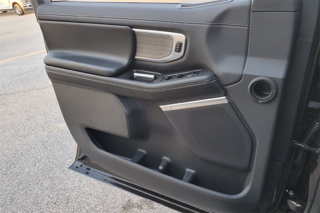 2025 Ford Expedition Platinum Hondo TX