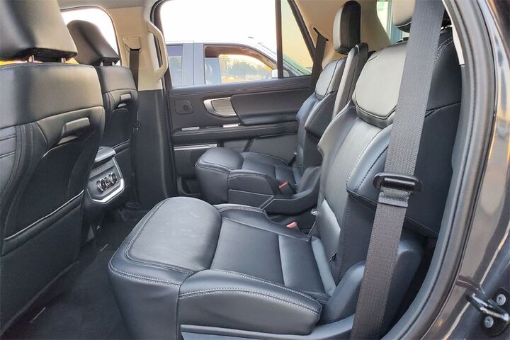 2025 Ford Expedition Platinum  TX