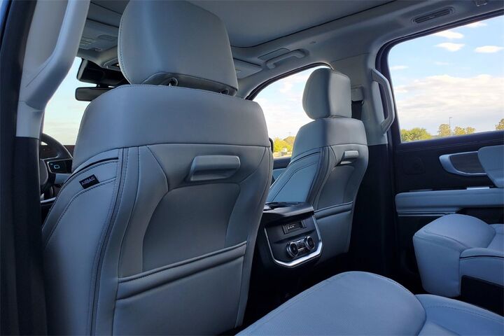 2025 Ford Expedition Platinum  TX