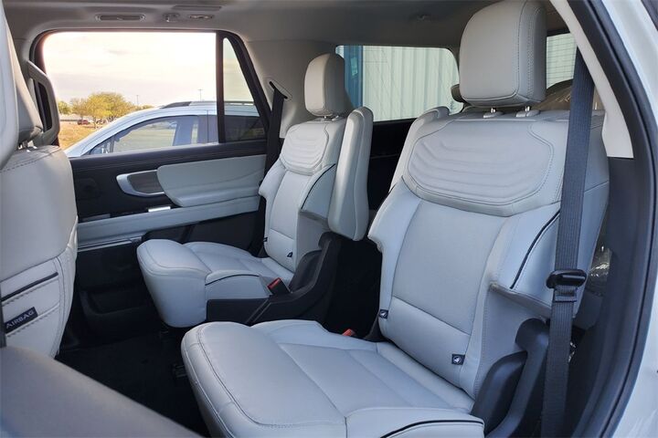 2025 Ford Expedition Platinum  TX