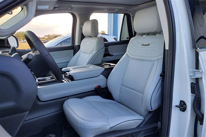 2025 Ford Expedition Platinum  TX