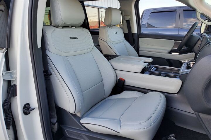 2025 Ford Expedition Platinum  TX