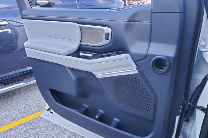 2025 Ford Expedition Platinum  TX