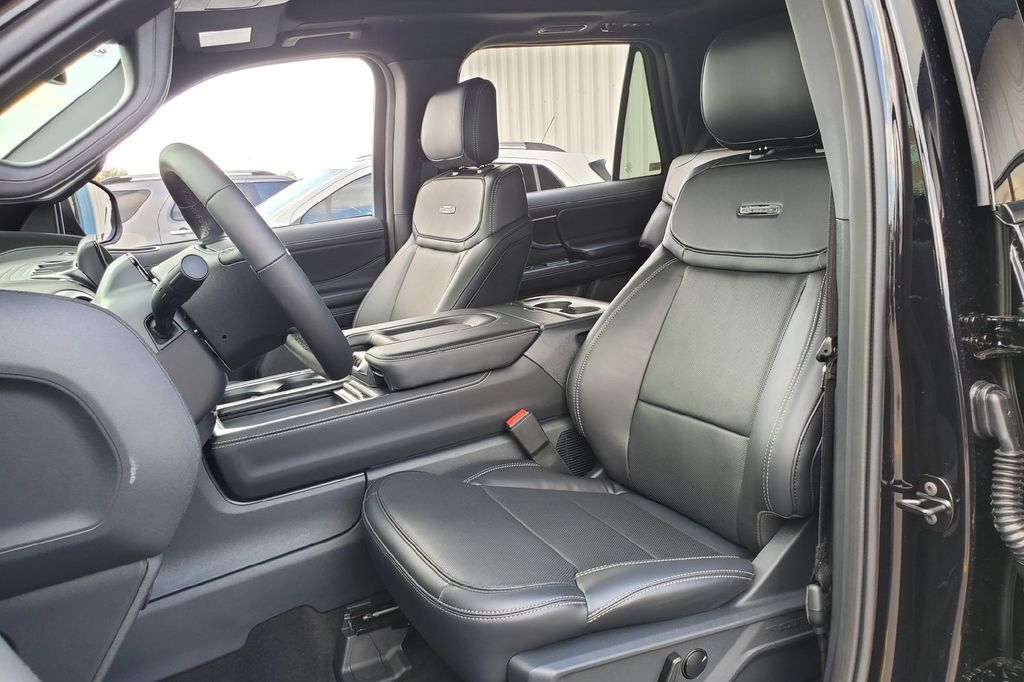 2025 Ford Expedition Platinum Hondo TX