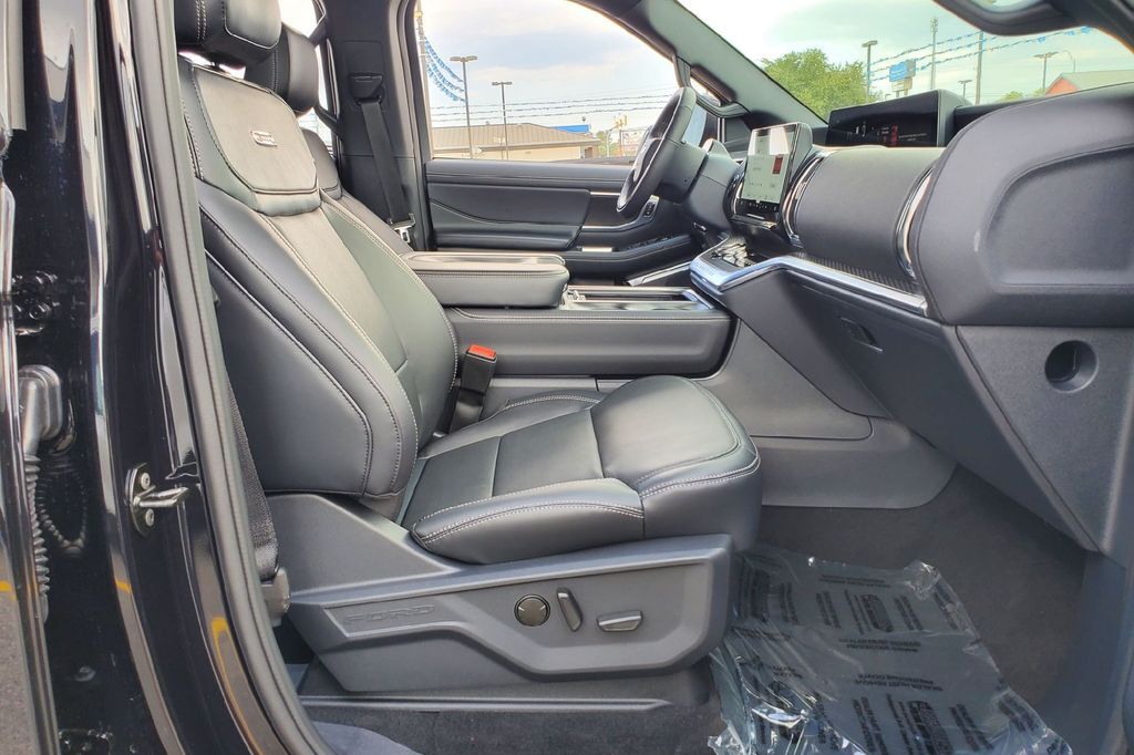 2025 Ford Expedition Platinum Hondo TX