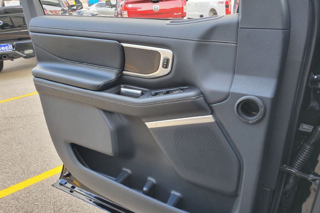 2025 Ford Expedition Platinum Hondo TX