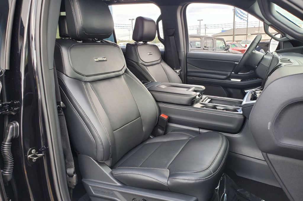 2025 Ford Expedition Platinum Hondo TX