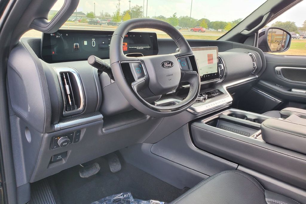 2025 Ford Expedition Platinum Hondo TX