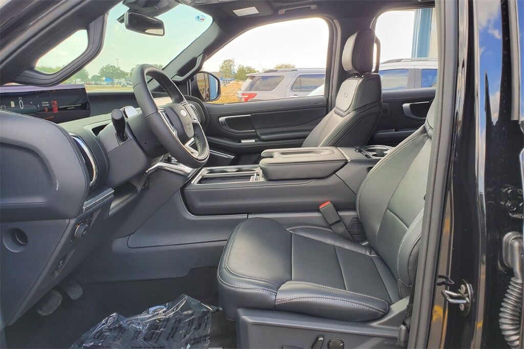 2025 Ford Expedition Platinum Hondo TX