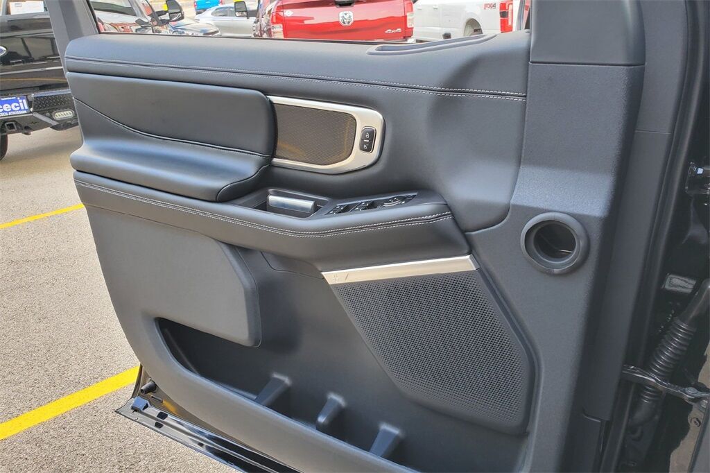 2025 Ford Expedition Platinum Hondo TX