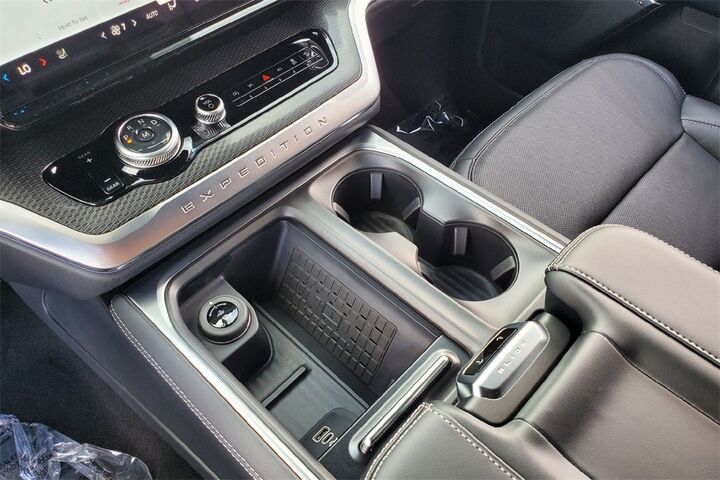 2025 Ford Expedition Platinum  TX