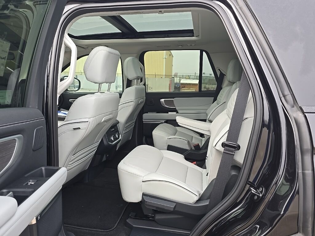 2025 Ford Expedition Platinum 4WD Fond du Lac WI