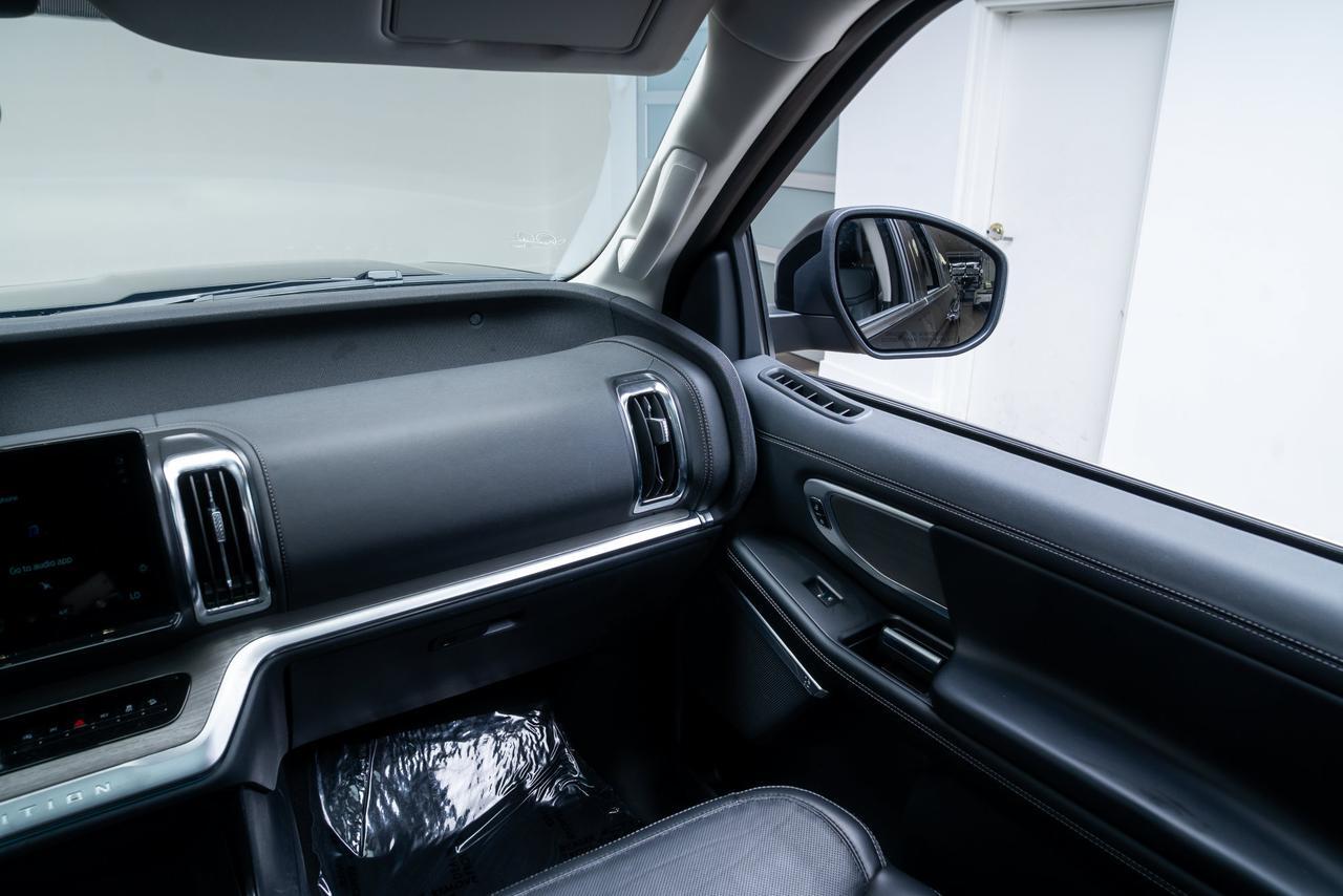 2025 Ford Expedition Platinum 4x4 3rd Row Seating Portland OR