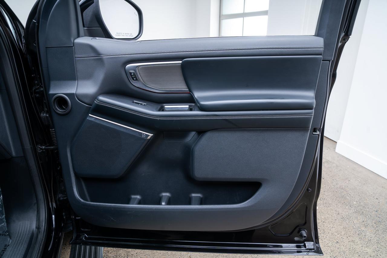 2025 Ford Expedition Platinum 4x4 3rd Row Seating Portland OR