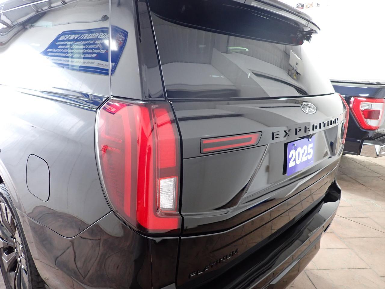 2025 Ford Expedition Platinum Max 4WD LEATHER NAVI SUNROOF BUCKET SEATS Listowel ON