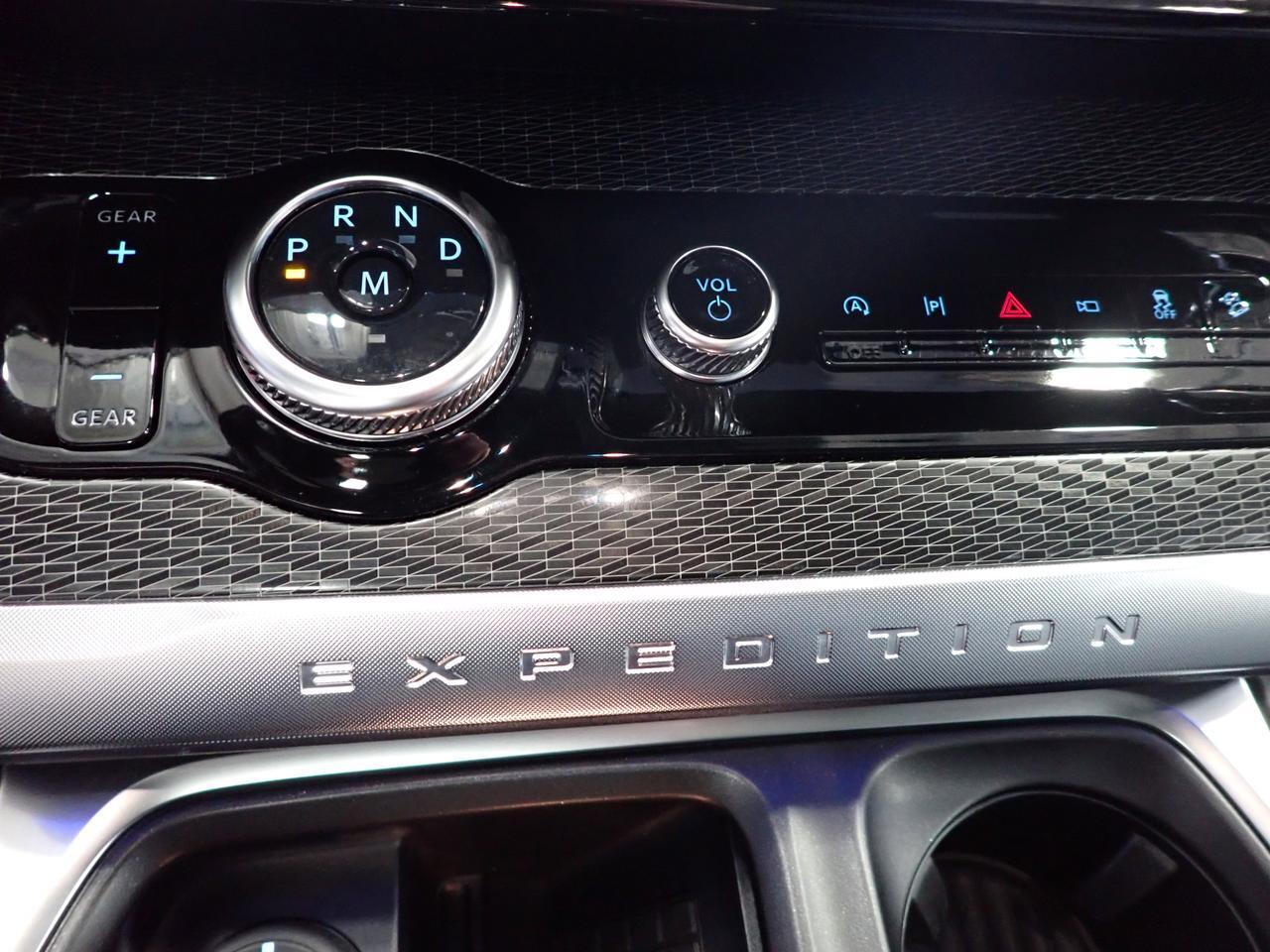 2025 Ford Expedition Platinum Max 4WD LEATHER NAVI SUNROOF BUCKET SEATS Listowel ON