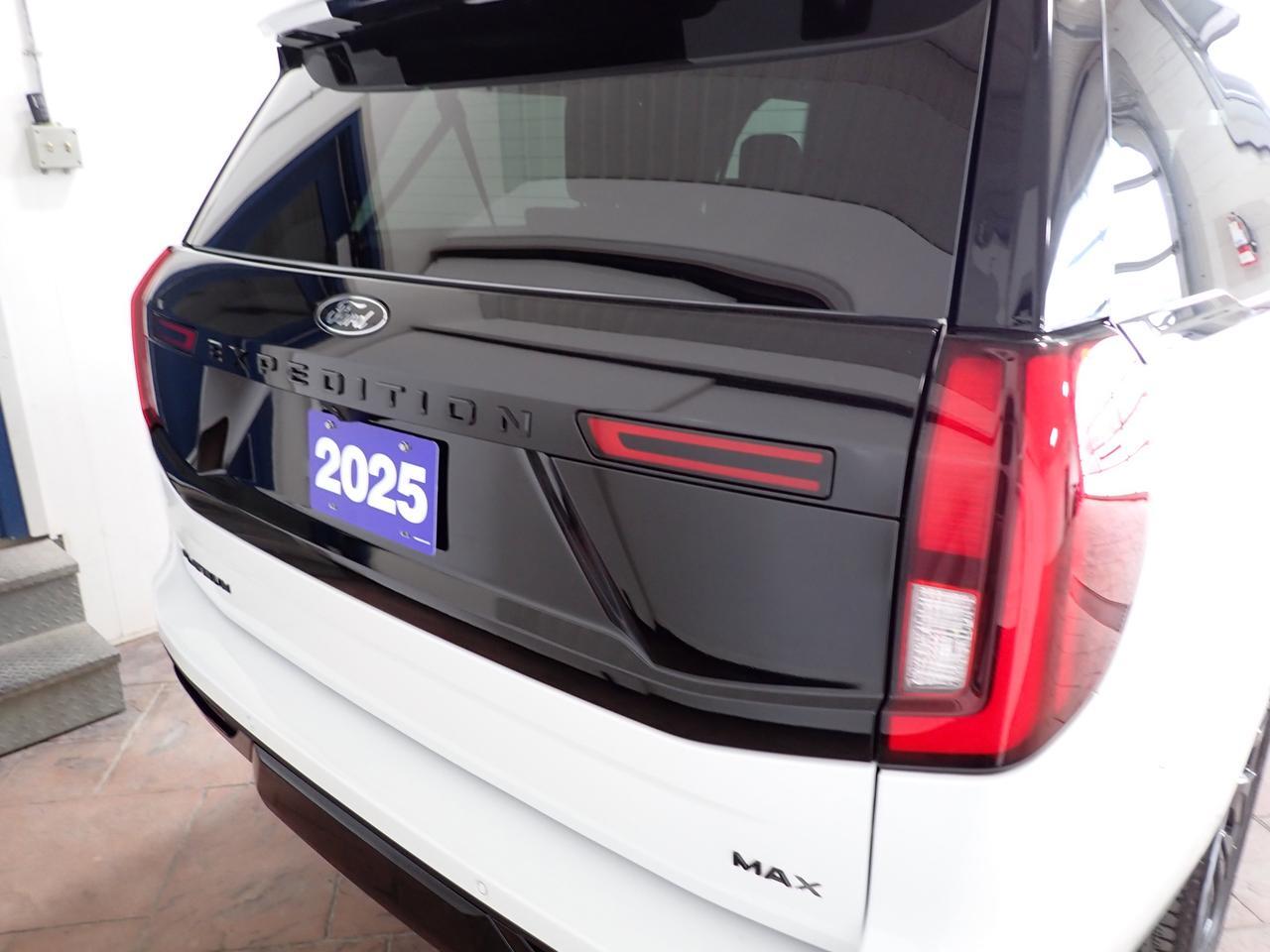 2025 Ford Expedition Platinum Max 4WD LEATHER NAVI SUNROOF BUCKETS 4WD Listowel ON