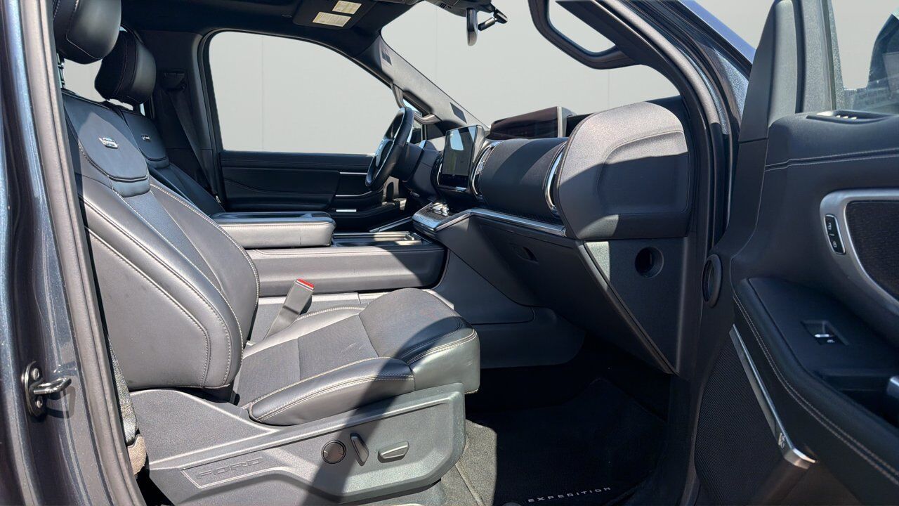 2025 Ford Expedition Platinum Max Sherwood Park AB