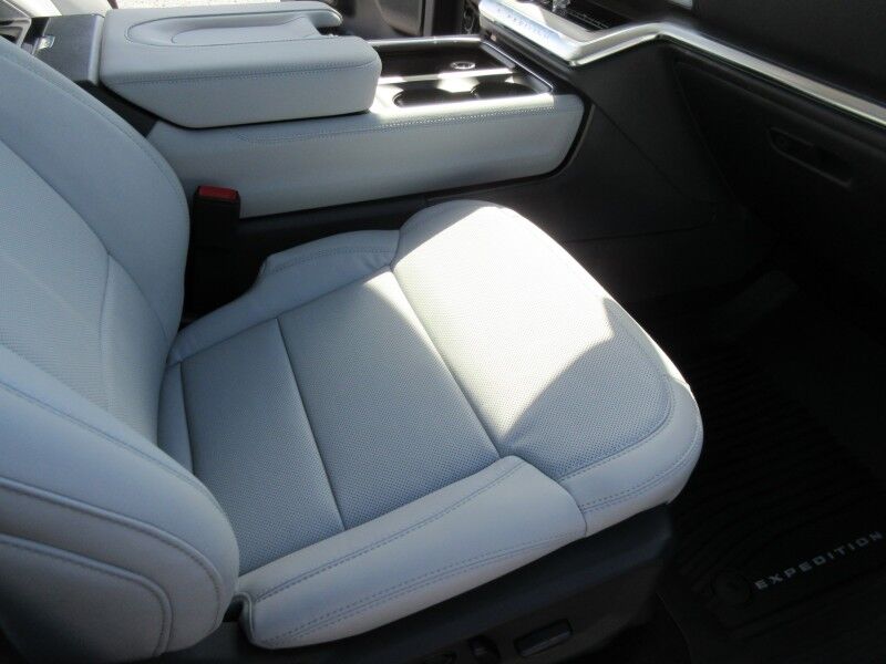 2025 Ford Expedition Platinum St. George SC